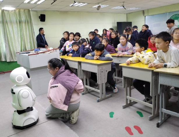 青少年在主动学习着手试验实践探求中科技梦想培养科技精神 青少年在主动学习着手试验实践探求中科技梦想培养科技精神